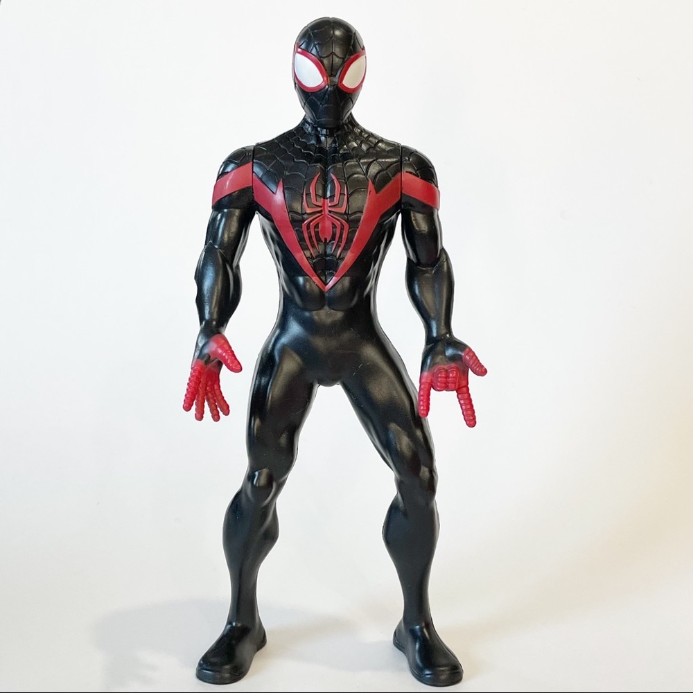 Spiderman 9.5 in Action Figure Marvel Hasbro Miles Morales 2019 Toy